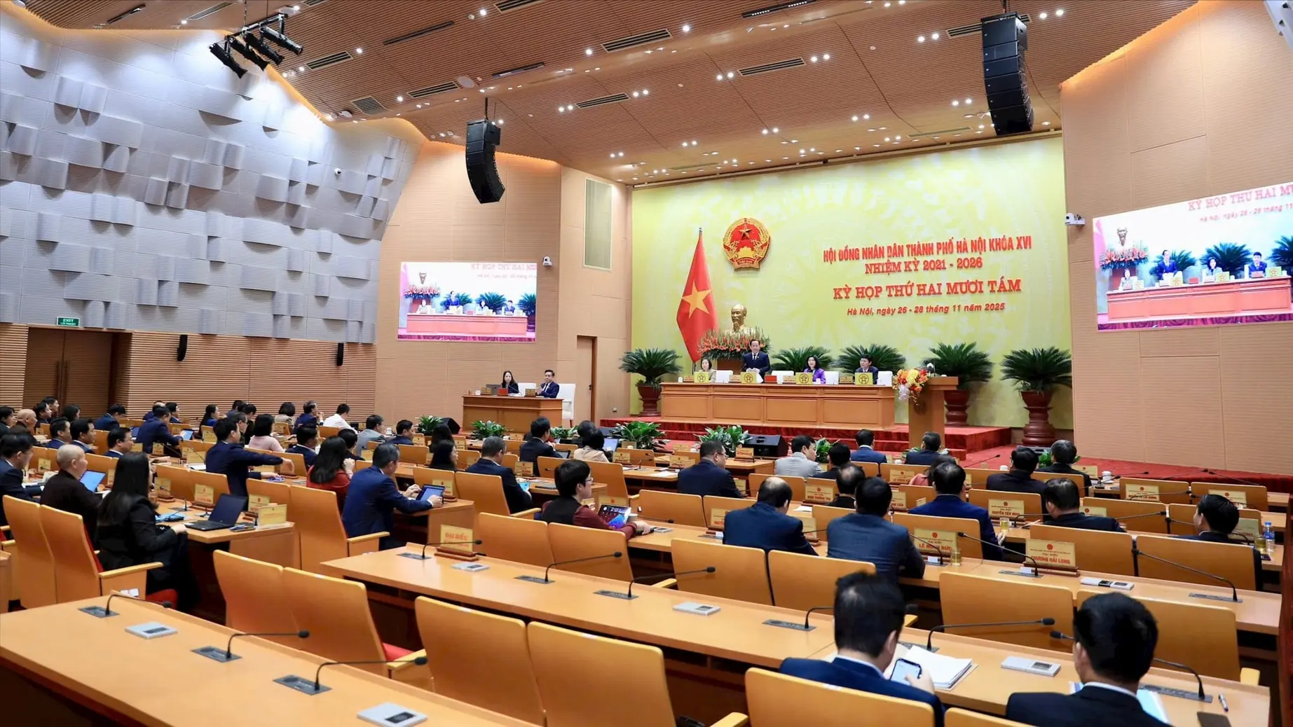 HĐND thành phố thông qua 4 nghị quyết giáo dục, y tế